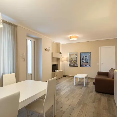 La Lombarda - By Impero House Apartment *